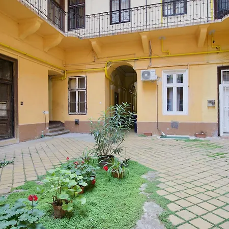 Appartement Standard By Hi5- Hunyadi Square